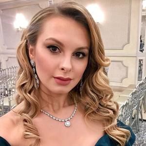 Meet your Posher, Alina